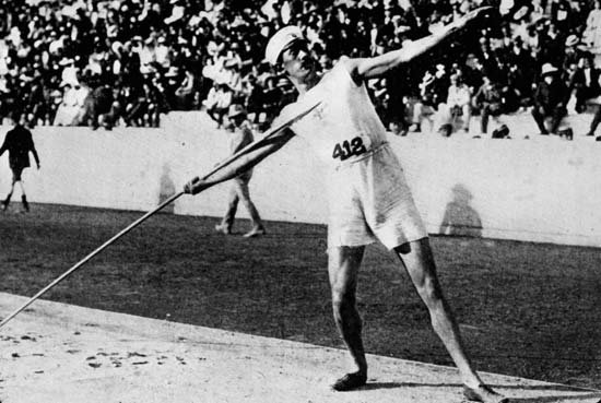 Historia y Evolución del Lanzamiento de Jabalina